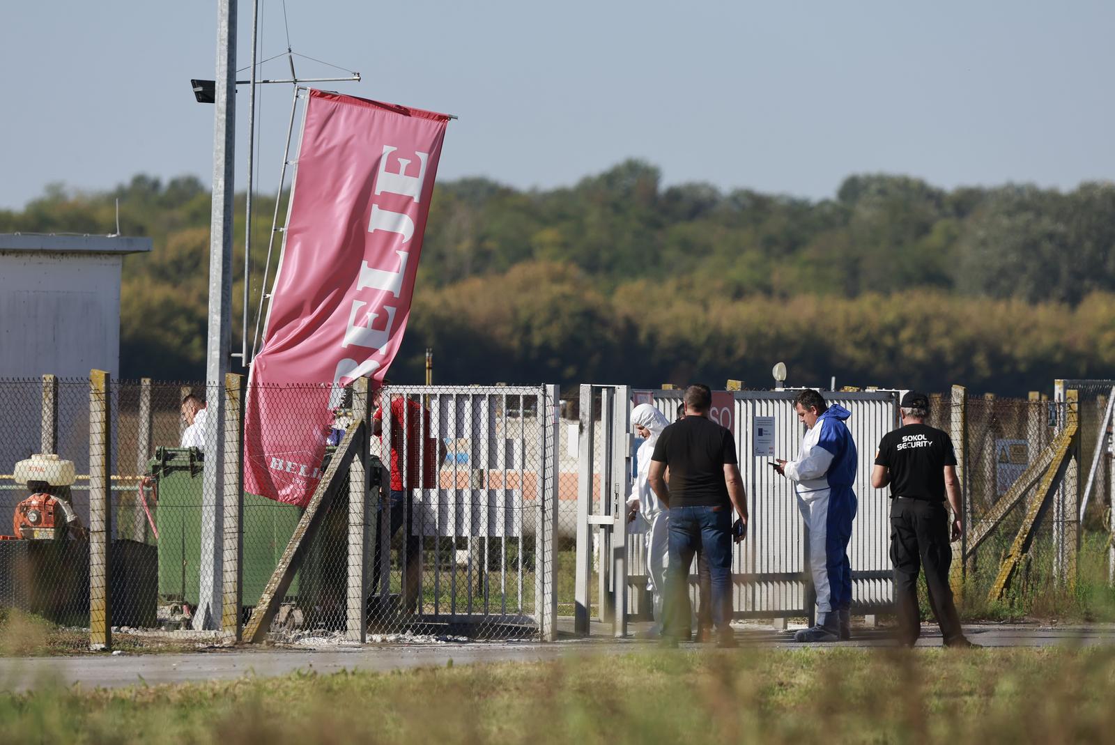 22.09.2025., Sokolovac - Pripreme i osiguranje farme svinja zbog pocetka usmrcivanja zarazenih svinja africkom svinjskom kugom. Photo: Davor Javorovic/PIXSELL