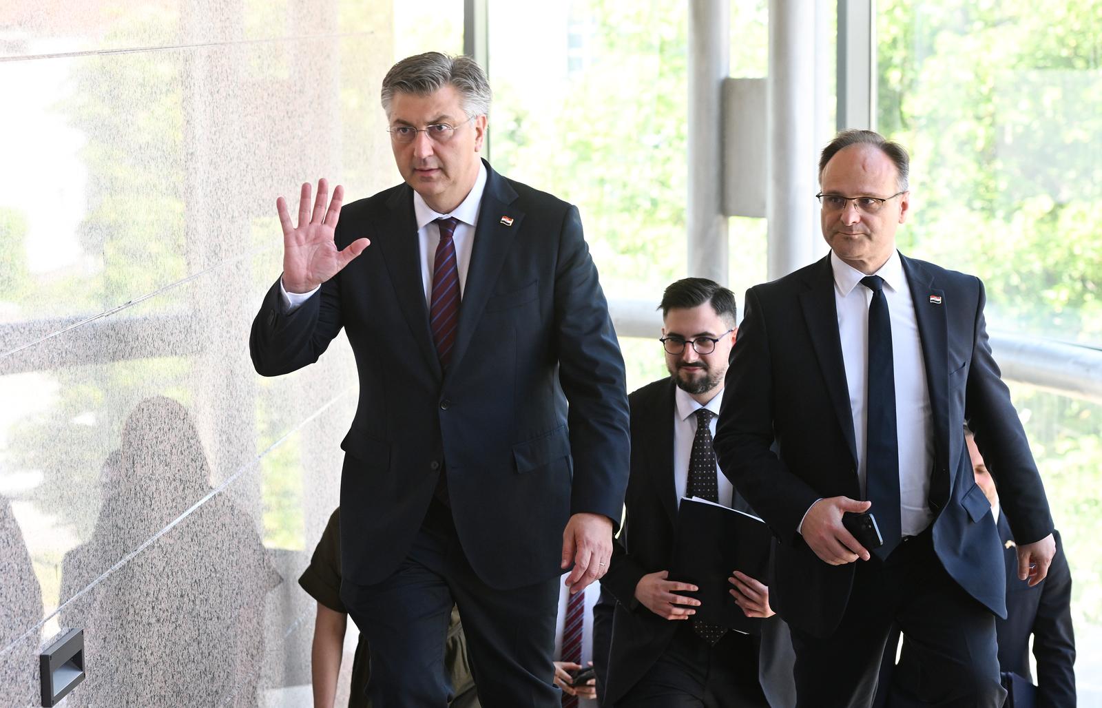 24.05.2024., Zagreb - Predsjednik Vlade RH Andrej Plenkovic i predstojnik Ureda predsjednika Vlade Zvonimir Frka Petesic dolaze u Nacionalnu i sveucilisnu knjiznicu na sjednicu Vlade Republike Hrvatske.  Photo: Davorin Visnjic/PIXSELL