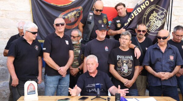 27.08.2025., Sibenik --, Koordinacija braniteljskih udruga proisteklih iz Domovinskog rata grada Sibenika i Sibensko-Kninske zupanije odrzala je konferenciju za medije.Tema konferencije je Financiranje financiranje festivala alternative i ljevice. Photo: Dusko Jaramaz/PIXSELL
