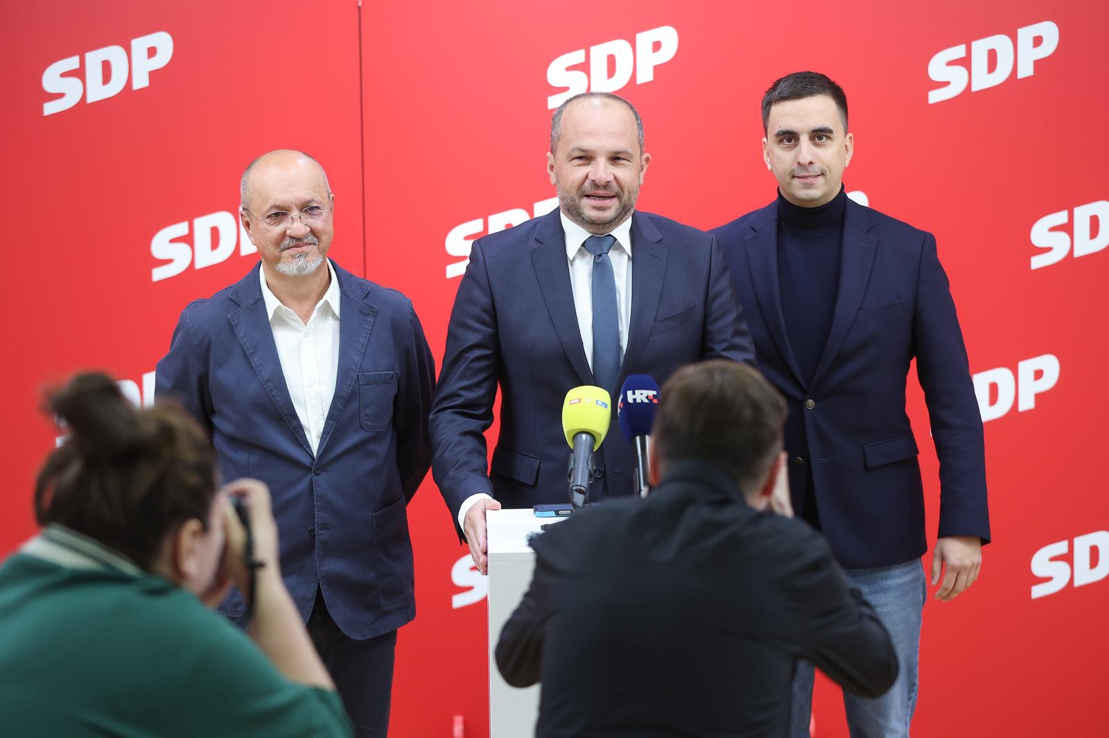 28.09.2025., Zagreb - Sredisnjica SDP-a. Konferencija za medije SDP-a o alarmantnoj situaciji u hrvatskoj poljoprivredi i stocarstvu na kojoj su govorili predsjednik SDP-a Sinisa Hajdas Doncic, clan SDP-ovog Savjeta za poljoprivredu i hranu Goran Kusec te Oliver Martinic, doktorant i strucnjak za stocarstvo. Photo: Sanjin Strukic/PIXSELL
