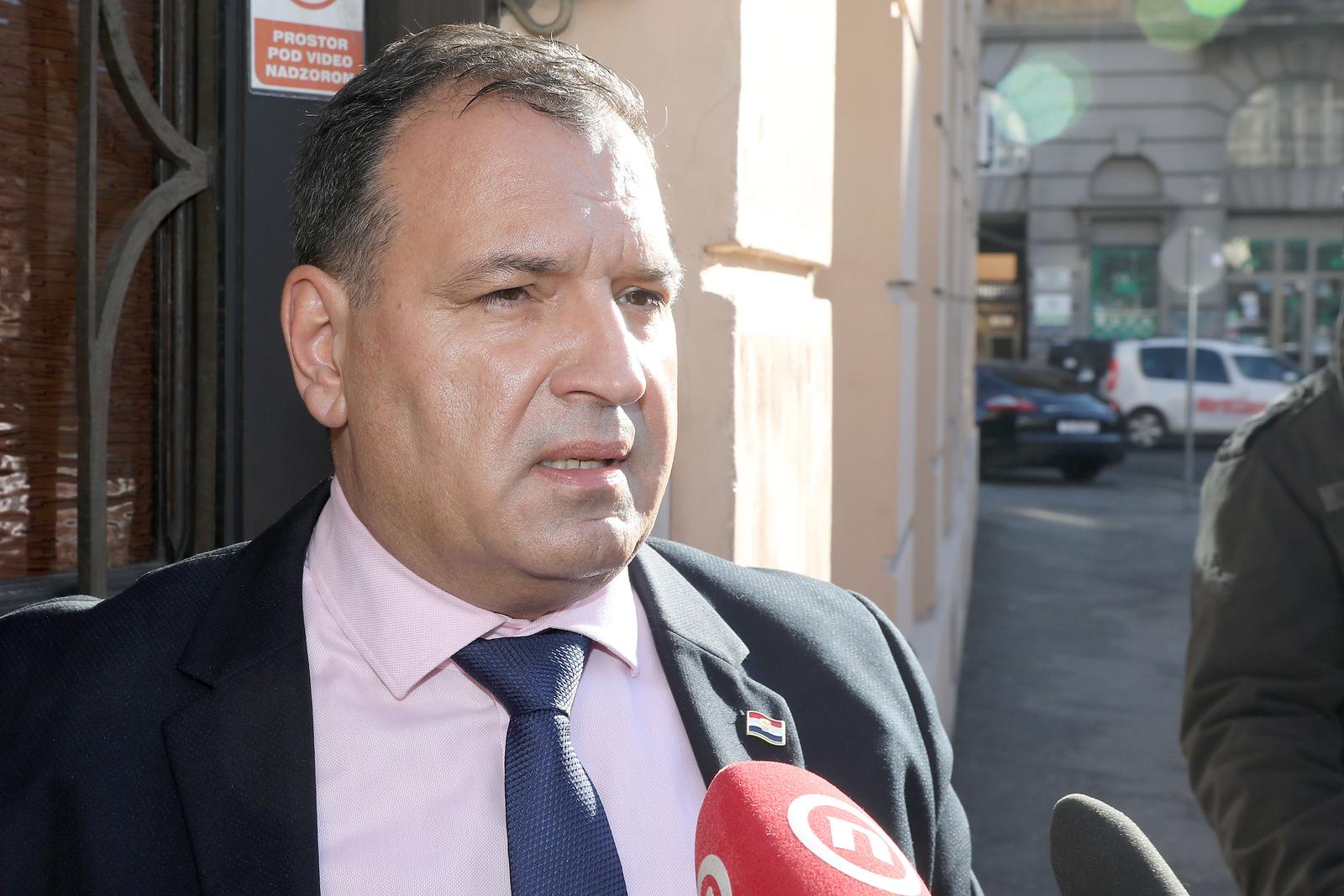 29.01.2020., Zagreb - Kandidat za novog ministar zdravstva Vili Beros dosao je u Povjerenstvo za sukoba interesa ispuniti imovinsku karticu.rPhoto: Patrik Macek/PIXSELL