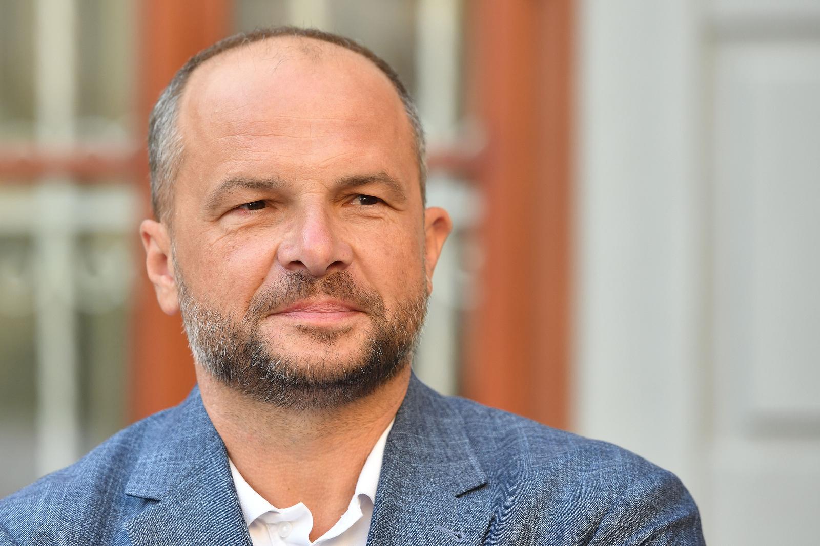 31.08.2025., Varazdin- SDP-ovci Miroslav Markovic  i Neven Bosilj odrzali konferenciju za novinare na kojoj su hvalili Spancirfest. Konferenciji je prisustvovao i predsjednik SDP-a Hrvatske Sinisa Hajdas Doncic koji nije davao izjave. Sinisa Hajdas Doncic. Photo: Vjeran Zganec Rogulja/PIXSELL