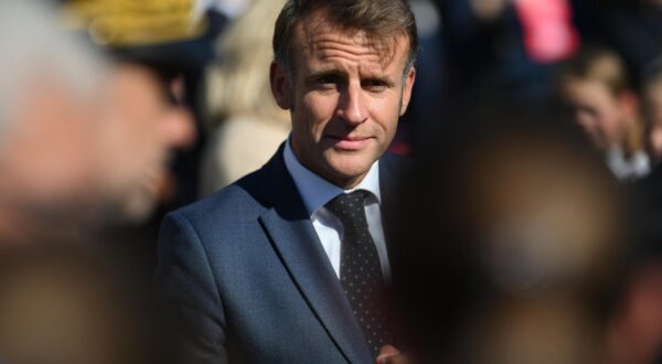 French President Emmanuel Macron during a visit the riding hall at Pontlevoy Abbey, in Pontlevoy, France on September 19, 2025, as part of the 42nd edition of the European Heritage Days. Pontlevoy Abbey is a former Benedictine abbey used since 2018 by the lycée catholique de Pontlevoy, a secondary school. The ride Pontlevoy Abbey was selected among the winners of the 2025 edition of the Heritage Lottery. © Eliot Blondet/Pool/Bestimage Photo: Eliot Blondet / Pool / Bestimage/BESTIMAGE