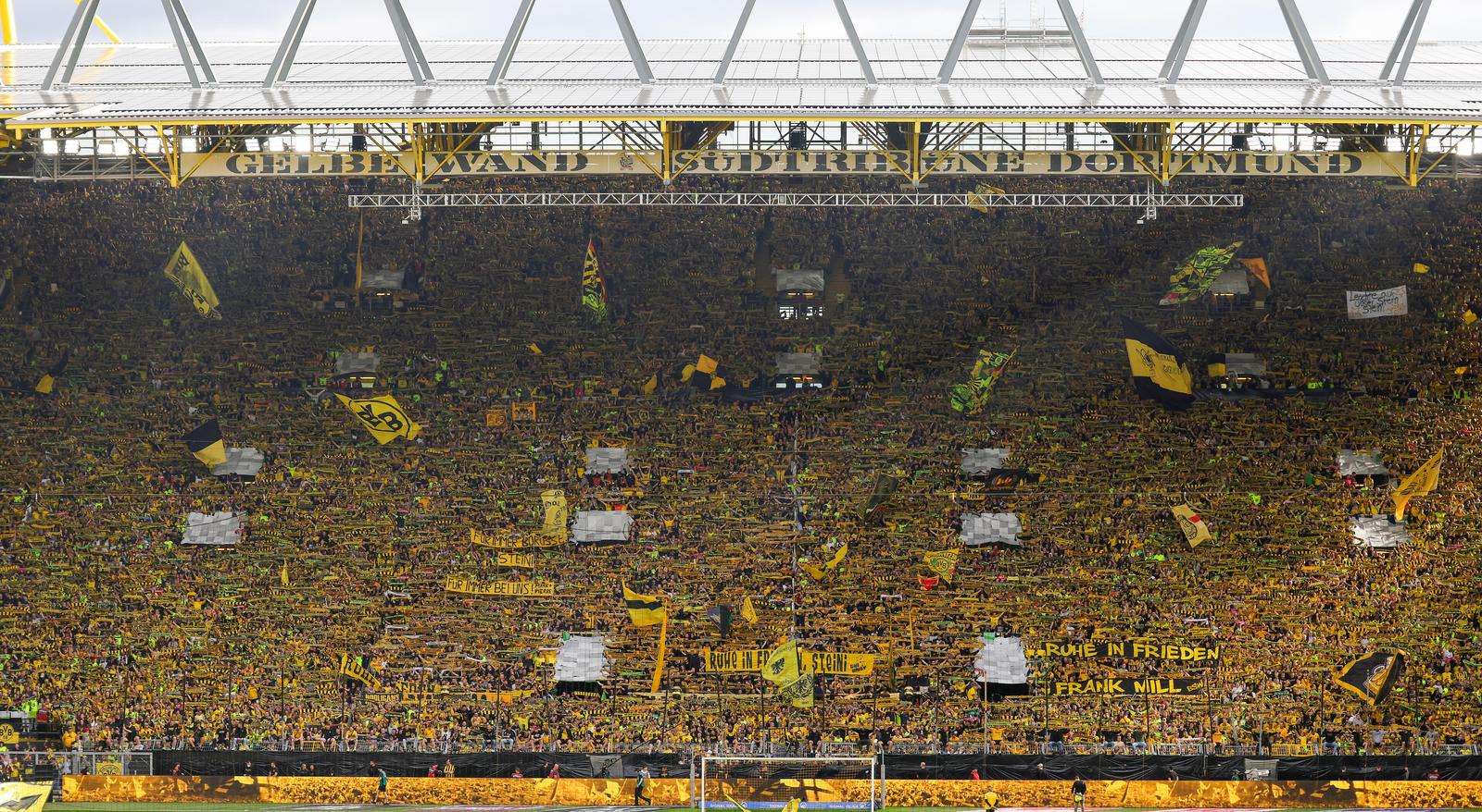 firo: 08/31/2025 Football, Soccer, 1st League, 1st Bundesliga, Season 2025/2026, BVB, Borussia Dortmund - Union Berlin 3:0 Fans BVB, Sudtribune Photo: Ralf Ibing/DPA