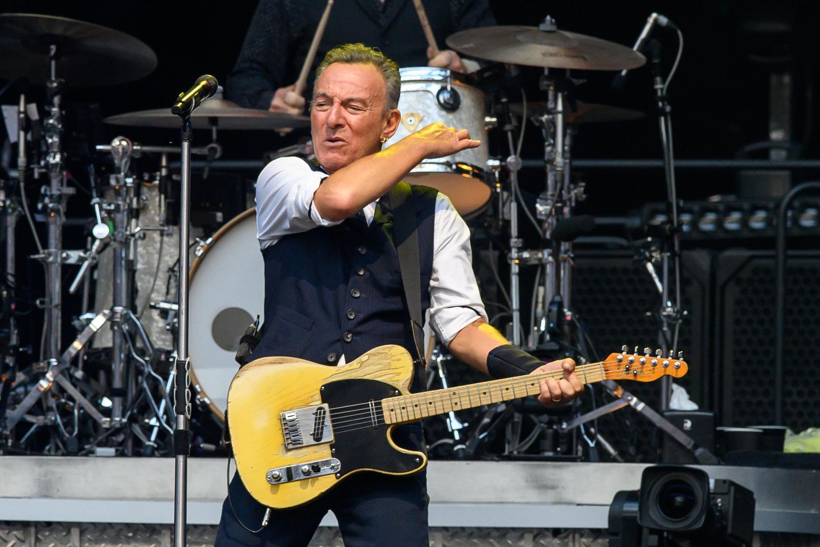 03.07.2025, San Siro Stadium, Mailand, ITA, The Land of Hope & Dreams Tour, im Bild Bruce Springsteen // Bruce Springsteen performs live in concert during the Land of Hope & Dreams Tour at the San Siro Stadium in Mailand, Italy on 2025/07/03. EXPA Pictures © 2025, PhotoCredit: EXPA/ laPresse/ Claudio Furlan
 
 *****ATTENTION - for AUT, SUI, CRO, SLO only***** Photo: EXPA/ laPresse/ Claudio Furlan/EXPA