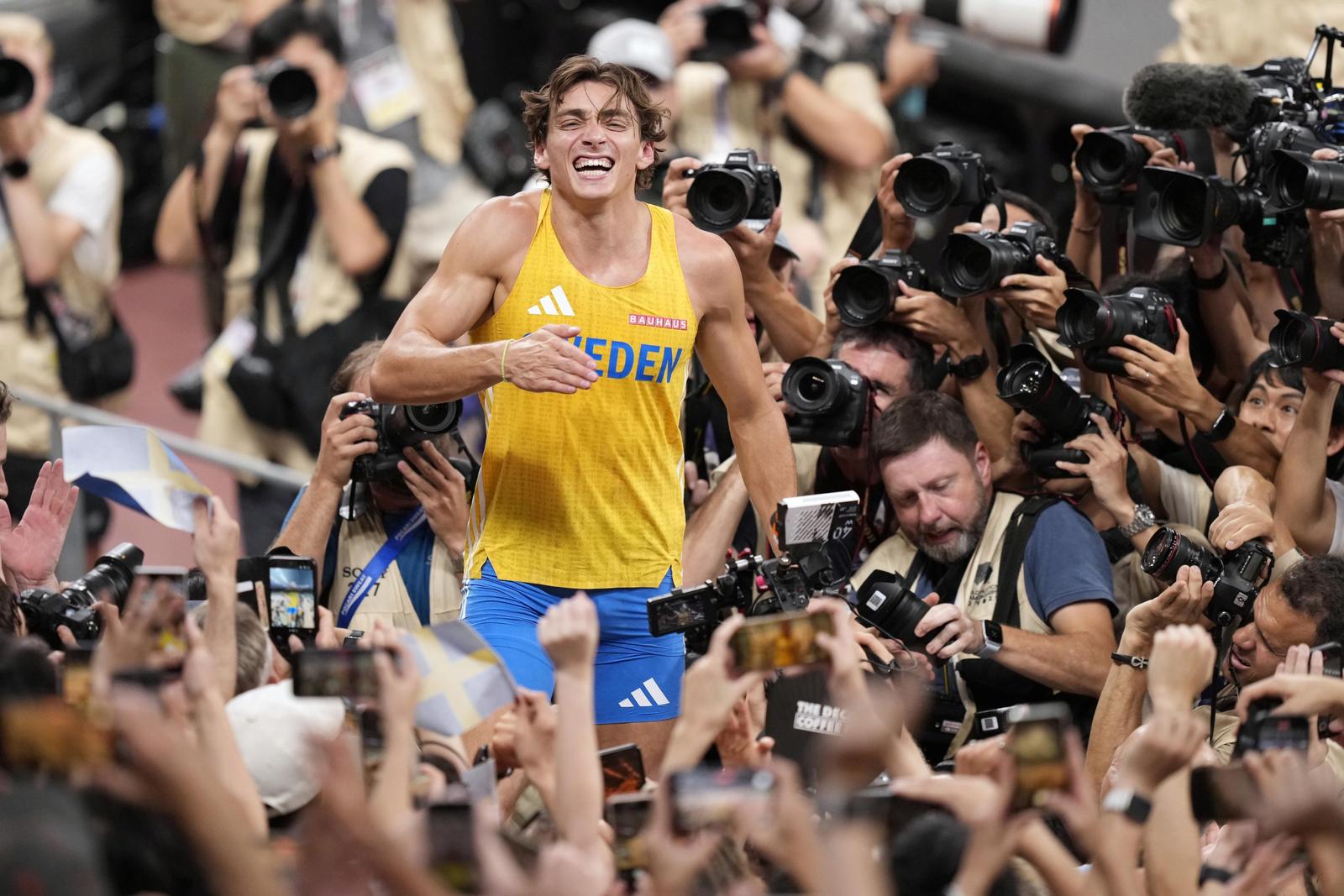 Armand Duplantis of Sweden celebrates after winning the men's pole vault event with a world record of 6.30 meters at the World Athletics Championships at the National Stadium in Tokyo on Sept. 15, 2025. (Kyodo) ==Kyodo  Photo via Newscom