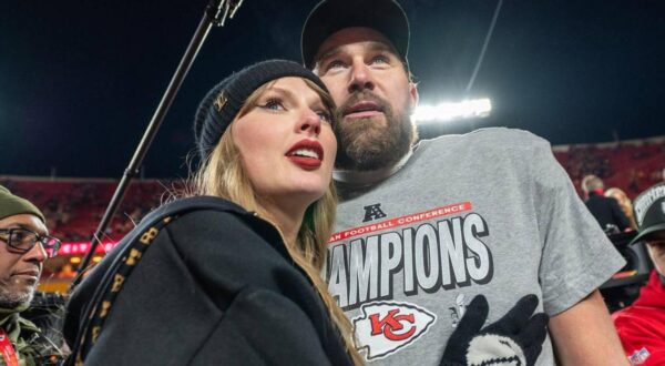 Fans today are remembering the day one year ago when Taylor Swift and Travis Kelce surprised her Eras Tour crowd in London when he joined her on stage. (Emiliy Curiel/The Kansas City Star/TNS) Photo: Emily Curiel/NEWSCOM