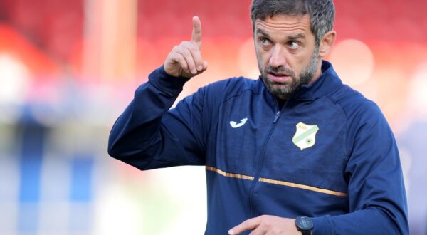 Rijeka manager Radomir Dalovic during the UEFA Europa League, third qualifying round, second Leg match at Tolka Park, Dublin in Ireland. Picture date: Tuesday August 12, 2025. Photo: Niall Carson/PRESS ASSOCIATION