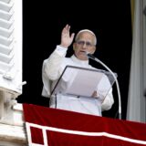 epa12375771 A handout picture provided by the Vatican Media shows Pope Leo XIV leading the Angelus prayer in St. Peter's Square on his 70th birthday, in Vatican City, 14 September 2025.  EPA/VATICAN MEDIA HANDOUT HANDOUT EDITORIAL USE ONLY/NO SALES