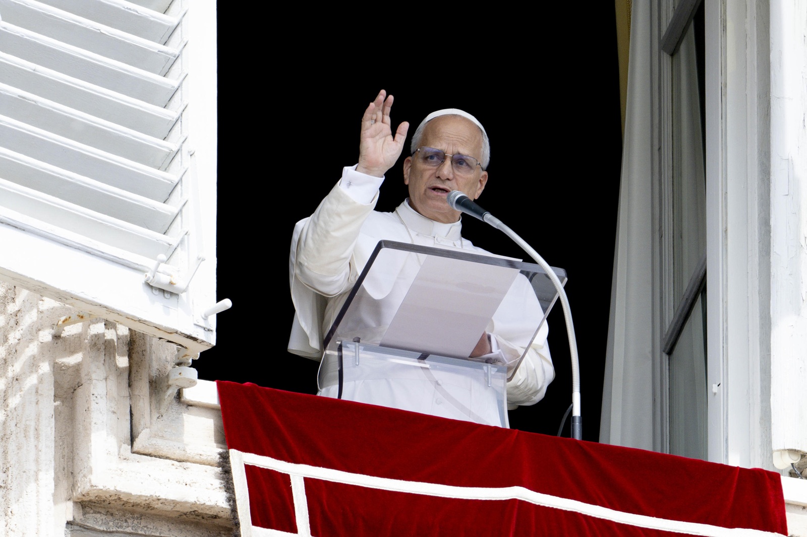 epa12375771 A handout picture provided by the Vatican Media shows Pope Leo XIV leading the Angelus prayer in St. Peter's Square on his 70th birthday, in Vatican City, 14 September 2025.  EPA/VATICAN MEDIA HANDOUT HANDOUT EDITORIAL USE ONLY/NO SALES