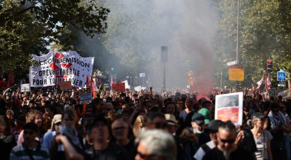 Demonstration in Paris, France on September 18, 2025, during a day of nationwide strikes and protests called by unions over France's national budget. Photo by Alexis Jumeau/ABACAPRESS.COM Photo: Jumeau Alexis/ABACA/ABACA