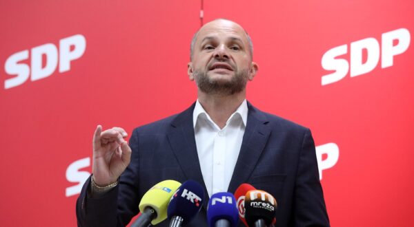 Zagreb, 21.08.2025 - Konferenciju za medije predsjednika SDP-a Siniše Hajdaša Dončića. Na fotografiji Siniša Hajdaš Dončić.
foto HINA/ Denis CERIĆ /dc