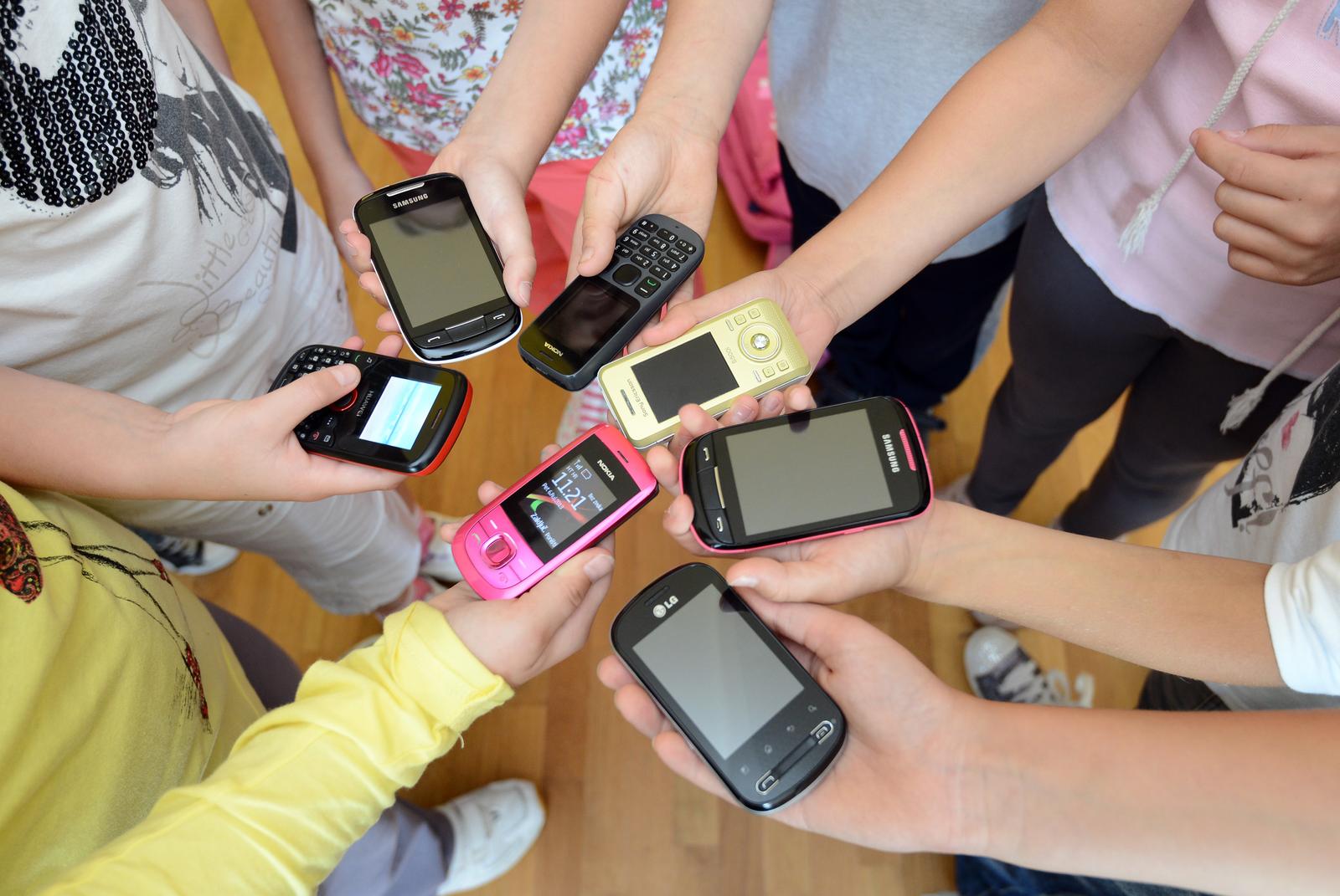 06.09.2013., III. osnovna skola, Varazdin - U III. osnovnoj skoli  na inicijativu ucenika i roditelja postavljeni su sigurni ormarici u koje djeca stavljaju svoje vrijedne stvari. rPhoto: Marko Jurinec/PIXSELL