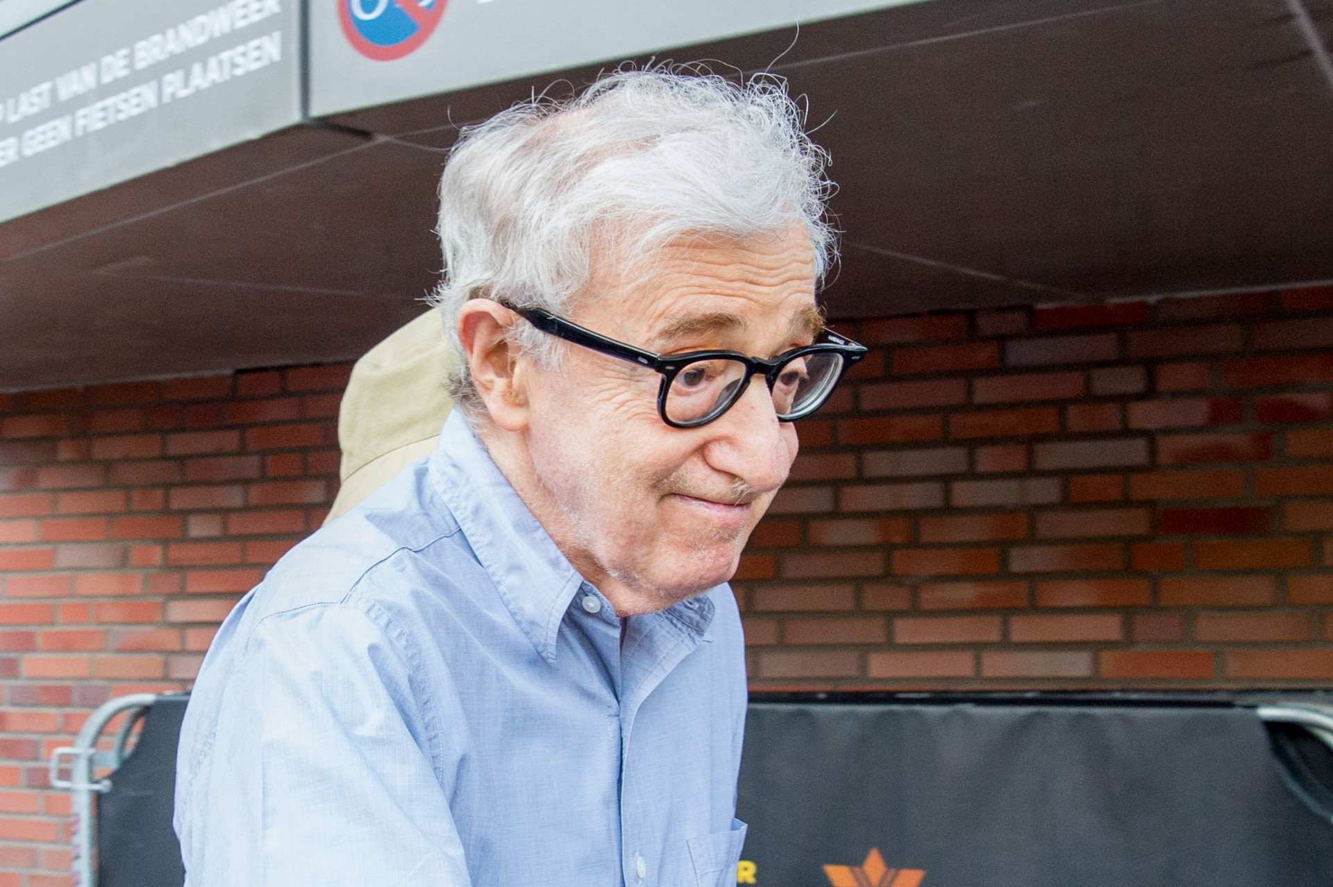 Woody Allen and partner Soon-Yi Previn arrives at theatre Carre for a show of th e Woody Allen & The Eddy Davis New Orleans Jazz Band where they starts its European tour with an exclusive show in Amsterdam *** Woody Allen and partner Soon Yi Previn arrives at theater Carre for a show of th e Woody Allen The Eddy Davis New Orleans Jazz Band where they start its European tour with an exclusive show in Amsterdam EMST20190625-771.jpg