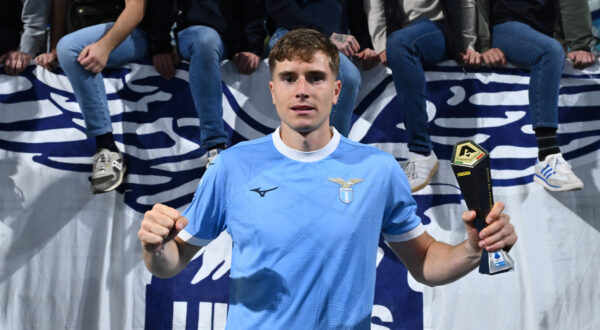 Toma Basic of S.S. Lazio celebrate the victory at the end of the 8th day of the Serie A Championship between S.S. Lazio and Juventus F.C. at the Olympic Stadium on October 26, 2025 in Rome, Italy. PUBLICATIONxNOTxINxITA Copyright: xDomenicoxCippitelli/IPAxSportx/xipa-agency.netx/xx IPA_67123355 IPA_Agency_IPA67123355