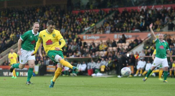 Team Wes v Team Russ Norwich City Charity Match Jamie Cureton of Team Russ has a shot on goal during the Norwich City Charity Match at Carrow Road, Norwich PUBLICATIONxNOTxINxUKxCHN Copyright: xPaulxChestertonx FIL-13220-0160