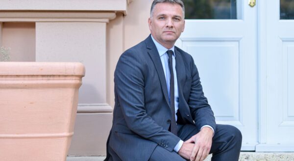 02.10.2025., Zagreb - Đorđe Gardasevic, profesor Ustavnog prava na Pravnom fakultetu u Zagrebu.

Photo Sasa ZinajaNFoto