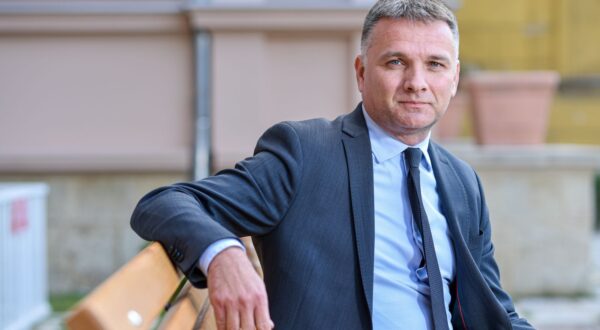 02.10.2025., Zagreb - Đorđe Gardasevic, profesor Ustavnog prava na Pravnom fakultetu u Zagrebu.

Photo Sasa ZinajaNFoto