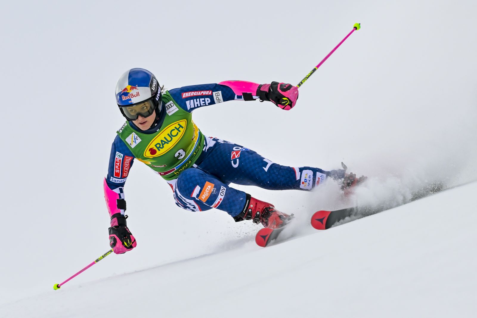 epa12480553 Zrinka Ljutic from Croatia during the first run of the Womens Giant Slalom race of the FIS Alpine Ski World Cup season opener on the Rettenbach glacier, in Soelden, Austria, 25 October 2025.  EPA/GIAN EHRENZELLER