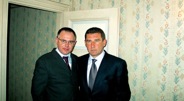 395
IVO PUKANIC I ANTE GOTOVINA
TEKST:PUKI - ANTE GOTOVINA PRIZNAJEM HAASKI SUD
FOTO:PUKI    
DATUM: 10/06/2003     
OBJAVLJENO: DA