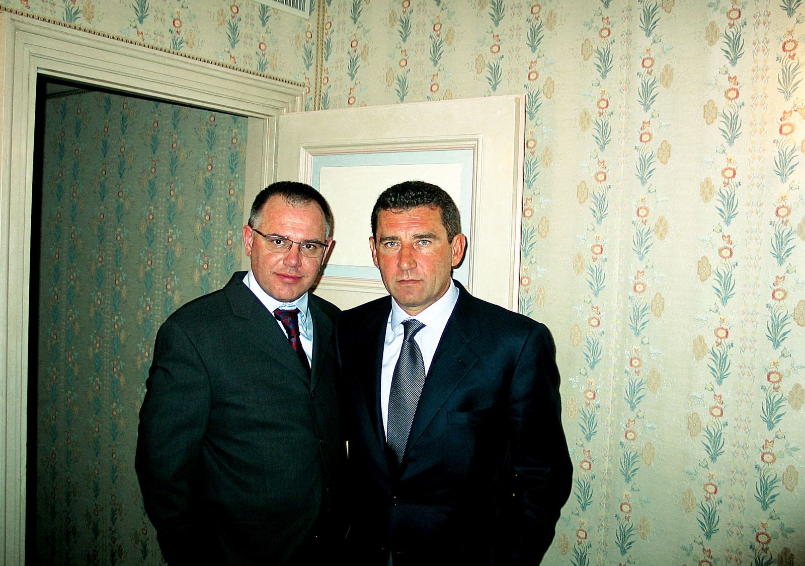 395
IVO PUKANIC I ANTE GOTOVINA
TEKST:PUKI - ANTE GOTOVINA PRIZNAJEM HAASKI SUD
FOTO:PUKI    
DATUM: 10/06/2003     
OBJAVLJENO: DA