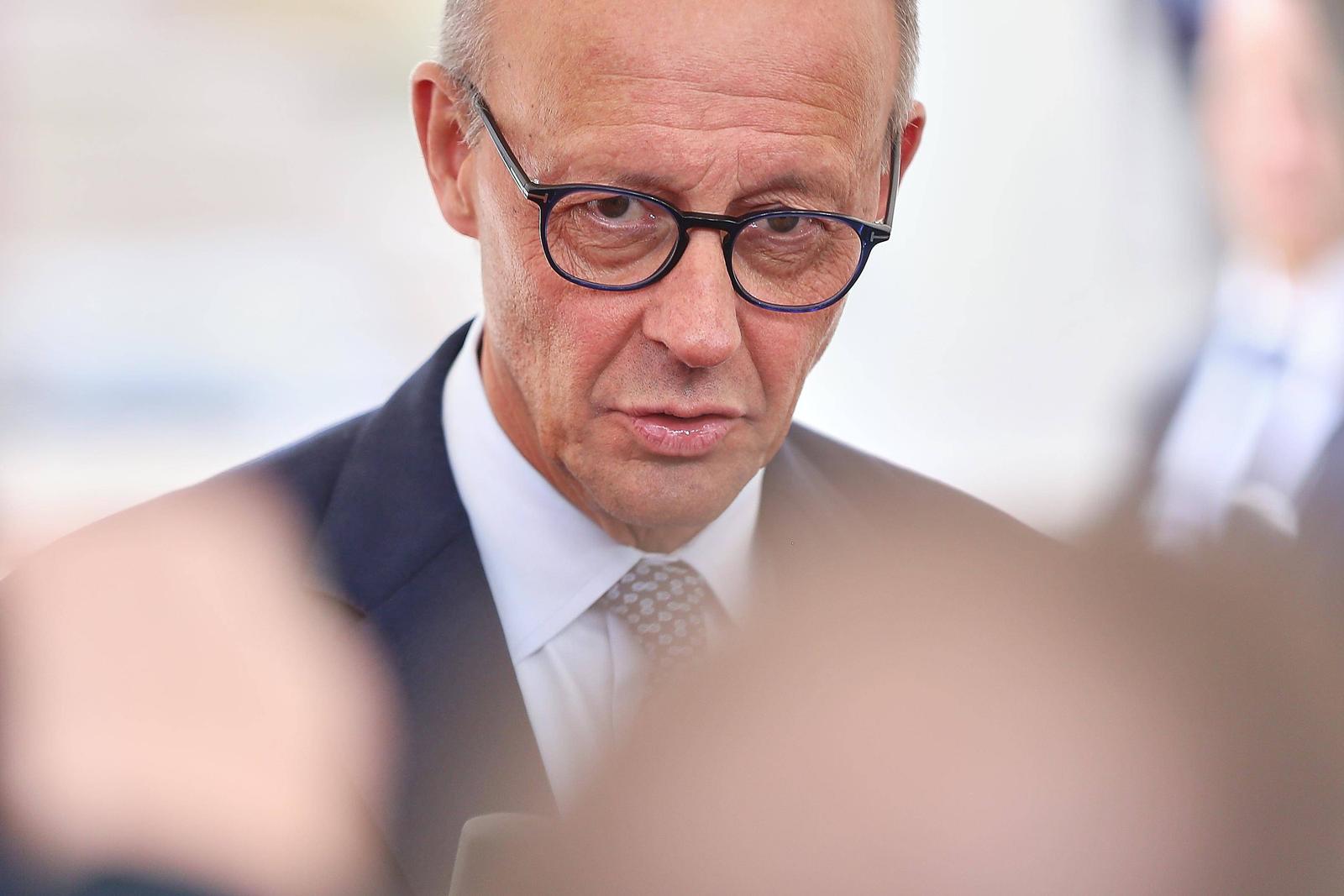 Kopenhagen, Dänemark, 01.10.2025: Schloss Christiansborg: Informeller EU-Gipfel: Bundeskanzler Friedrich Merz CDU gibt ein Statement bei der Ankunft *** Copenhagen, Denmark, 01 10 2025 Christiansborg Palace Informal EU Summit Federal Chancellor Friedrich Merz CDU makes a statement on arrival Copyright: xdtsxNachrichtenagenturx dts_85754 Photo: IMAGO/dts Nachrichtenagentur/IMAGOSTOCK&PEOPLE