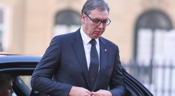 Kopenhagen, Dänemark, 01.10.2025: Schloss Amalienborg: Abendessen für Vertreter Europäische Politische Gemeinschaft EPG: Aleksandar Vucic, Präsident von Serbien *** Copenhagen, Denmark, 01 10 2025 Amalienborg Palace Dinner for representatives European Political Community EPG Aleksandar Vucic, President of Serbia Copyright: xdtsxNachrichtenagenturx dts_86035 Photo: IMAGO/dts Nachrichtenagentur/IMAGOSTOCK&PEOPLE