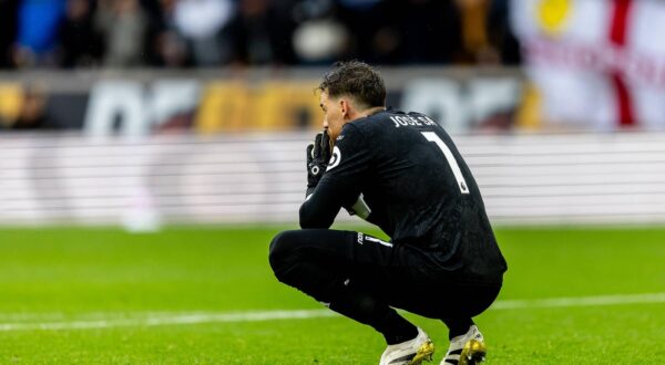 Wolverhampton Wanderers v Leeds United Premier League 20/09/2025. GOAL scores 3-1 Leeds United forward Noah Okafor 19 scores and Wolverhampton Wanderers goalkeeper Jose Sa 1 looks frustrated during the Premier League match between Wolverhampton Wanderers and Leeds United at Molineux, Wolverhampton, England on 20 September 2025. Wolverhampton Molineux West Midlands England Editorial use only DataCo restrictions apply See www.football-dataco.com , Copyright: xManjitxNarotrax PSI-22857-0020 Photo: IMAGO/Manjit Narotra/IMAGOSPORT