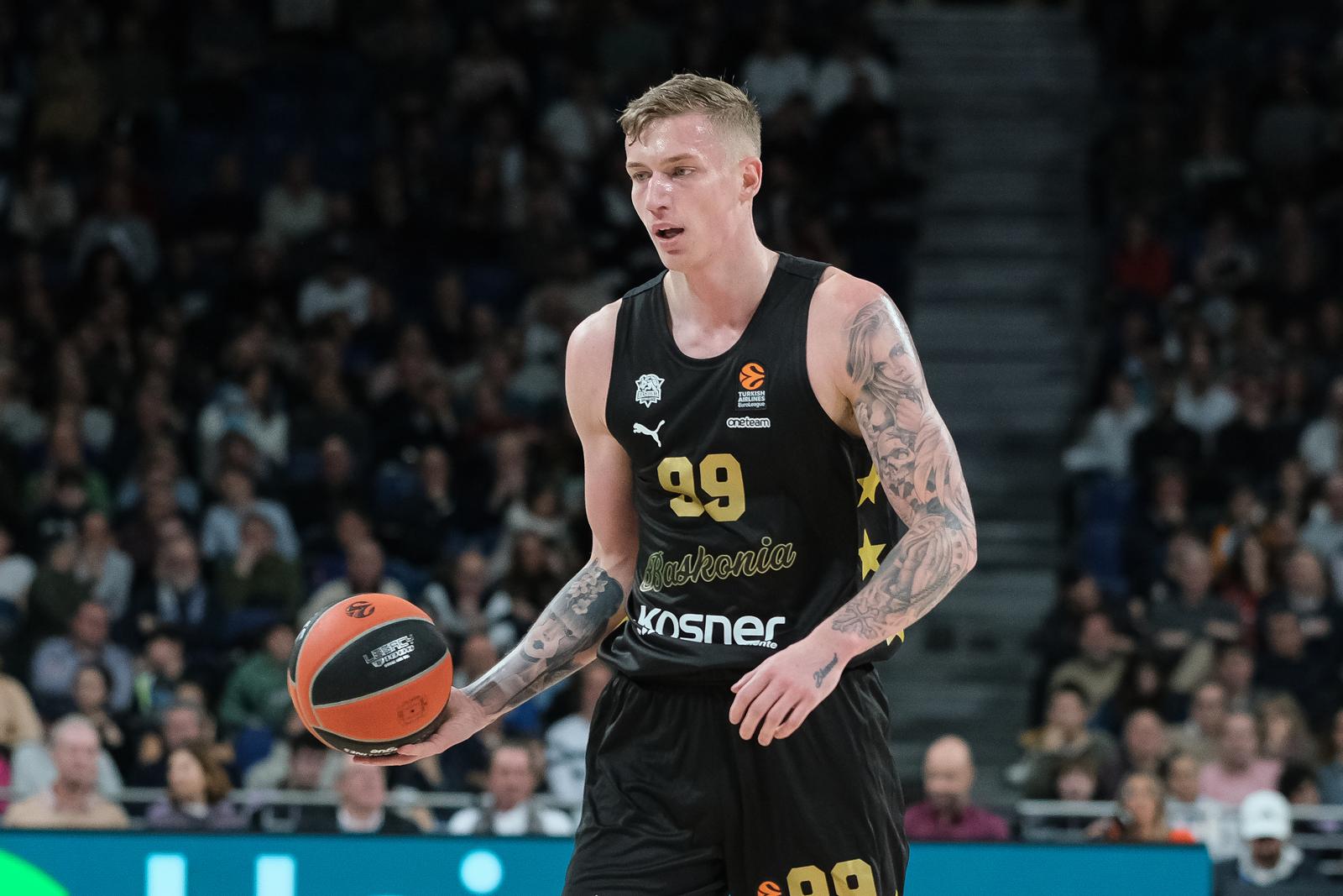 Samanic Luka  of Baskonia during the Turkish Airlines EuroLeague match between Real Madrid and Baskonia Vitoria Gasteiz at Movistar Arena Madrid 23 January  2025  Spain (Photo by Oscar Gonzalez/Sipa USA) Photo: Oscar Gonzalez/SIPA USA