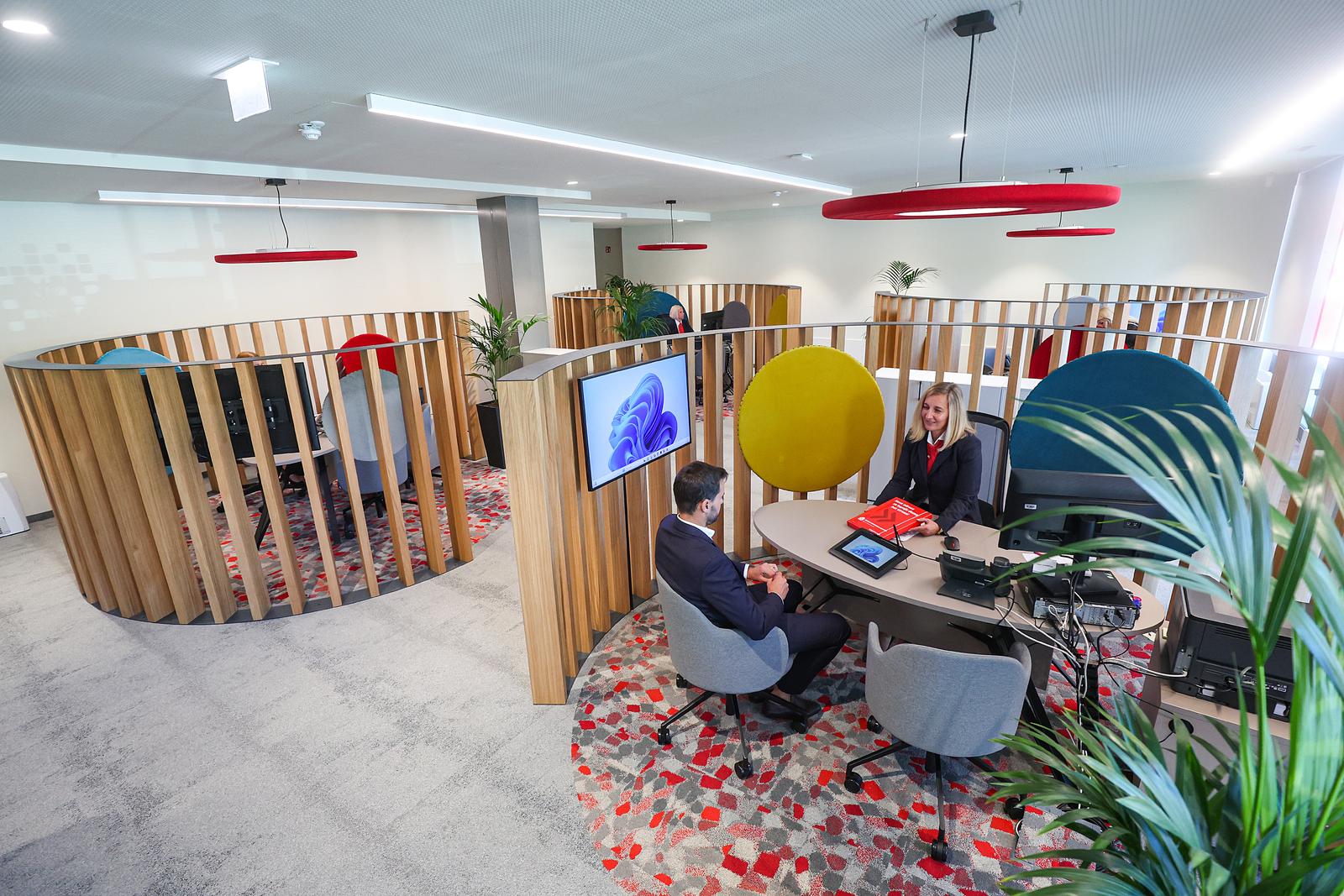 01.09.2025., Centar stambenih kredita Zagrebacke banke, Zagreb - Predstavljanje Centra stambenih kredita Zagrebacke banke, lokacije na kojoj gradjani na jednom mjestu mogu dobiti podrsku u procesu financiranja kupnje, gradnje ili adaptacije nekretnine, kupnje zemljista te financiranja ostalih stambenih potreba. Photo: Goran Stanzl/PIXSELL