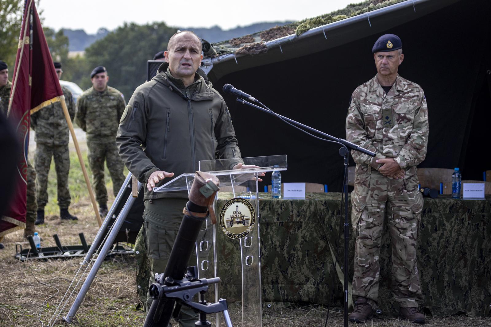 01.10.2025., Gasinci - Zavrsni prikaz medjunarodne vojne vjezbe Sava Star 25. Medjunarodna vojna vjezba Sava Star 25 provodi se na vojnom poligonu “Gasinci”. Na vjezbi sudjeluje 120 pripadnika Oruzanih snaga Republike Hrvatske i 80 pripadnika Oruzanih snaga Ujedinjenog Kraljevstva Velike Britanije i Sjeverne Irske. Photo: Davor Javorovic/PIXSELL