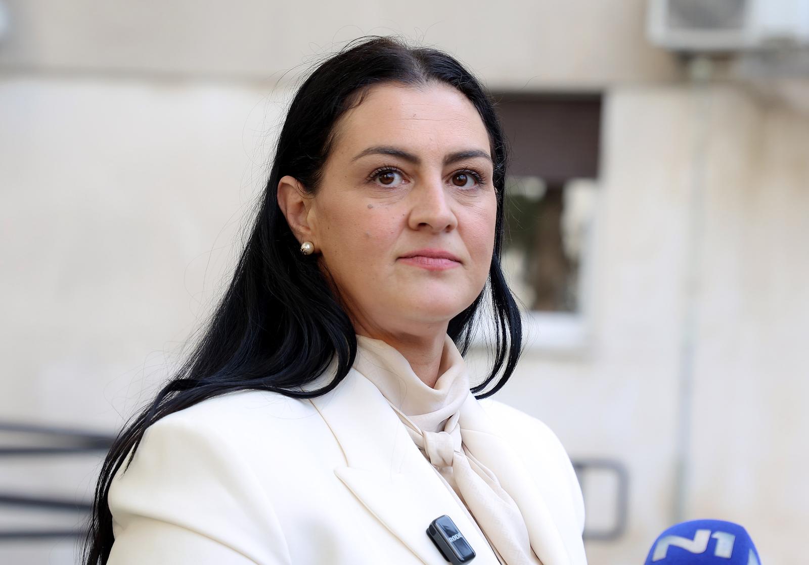 02.04.2025., Split- Ivana Nincevic Lesandric obratila se novinarima povodom uhicenja svoga supruga Photo: Ivana Ivanovic/PIXSELL