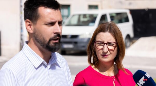 02.09.2025., Split.  -  Ispred HNK Split Bojan Ivosevic i Marijana Puljak odrzali su presicu povodom dogadjanja u Skveru. Photo: Zvonimir Barisin/PIXSELL