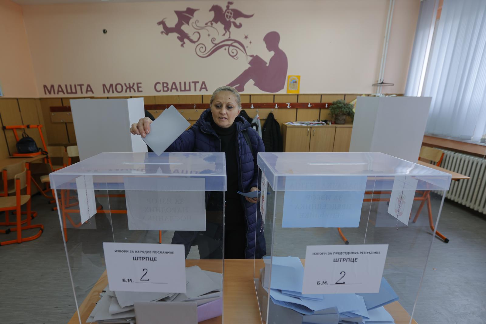 03.04. 2022., Kursumljija - Kosovsni etnicki srbi glasuju na izborima. Kosovski etnički Srbi putovali su autobusima iz različitih dijelova Kosova kako bi dali svoj glas za parlamentarne i predsjedničke izbore u Srbiji. Photo: VALDRIN XHEMAJ/PIXSELL