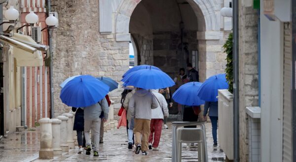 05.10.2025., Zadar - Nakon zahladjenja koje je donijela bura u Zadar je stigla promjena vremena Photo: Sime Zelic/PIXSELL