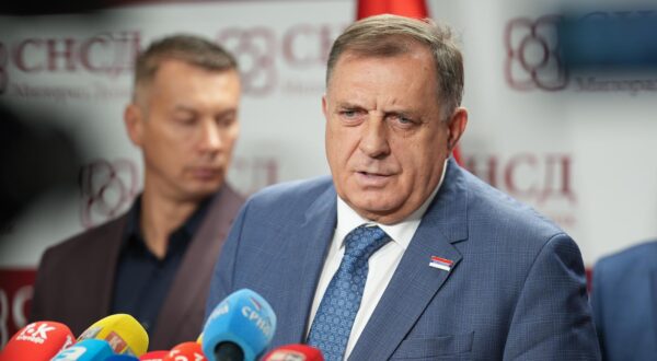 06.10.2025., Banja Luka (BiH) – Stranke vladajuce koalicije u Republici Srpskoj dogovorile su izlazak na prijevremene izbore za predsjednika RS, a zajednicki kandidat bit ce Sinisa Karan ispred SNSD-a. Predsjednik SNSD-a Milorad Dodik izjavio je nakon sastanka da su se stranke usuglasile da najavljeni referendum bude odrzan, a da ce datum vjerojatno biti 9. sijecnja. Photo: Dejan Rakita/PIXSELL