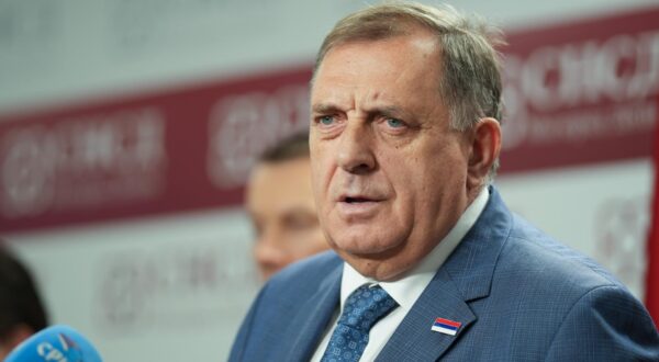 06.10.2025., Banja Luka (BiH) – Stranke vladajuce koalicije u Republici Srpskoj dogovorile su izlazak na prijevremene izbore za predsjednika RS, a zajednicki kandidat bit ce Sinisa Karan ispred SNSD-a. Predsjednik SNSD-a Milorad Dodik izjavio je nakon sastanka da su se stranke usuglasile da najavljeni referendum bude odrzan, a da ce datum vjerojatno biti 9. sijecnja. Photo: Dejan Rakita/PIXSELL