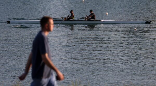 07.06.2025. Zagreb - Lijep suncan dan izmamio je rekreativce na jezero Jarun. Photo: Igor Kralj/PIXSELL