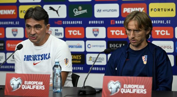 08.10.2025., Prag - Fortuna Arena, konferencija za medije hrvatske nogometne reprezetacije uoci kvalifikacijske utakmice za Svjetsko prvenstvo 2026., Grupa L, Ceska - Hrvatska. Zlatko Dalic, Luka Modric Photo: Marko Lukunic/PIXSELL