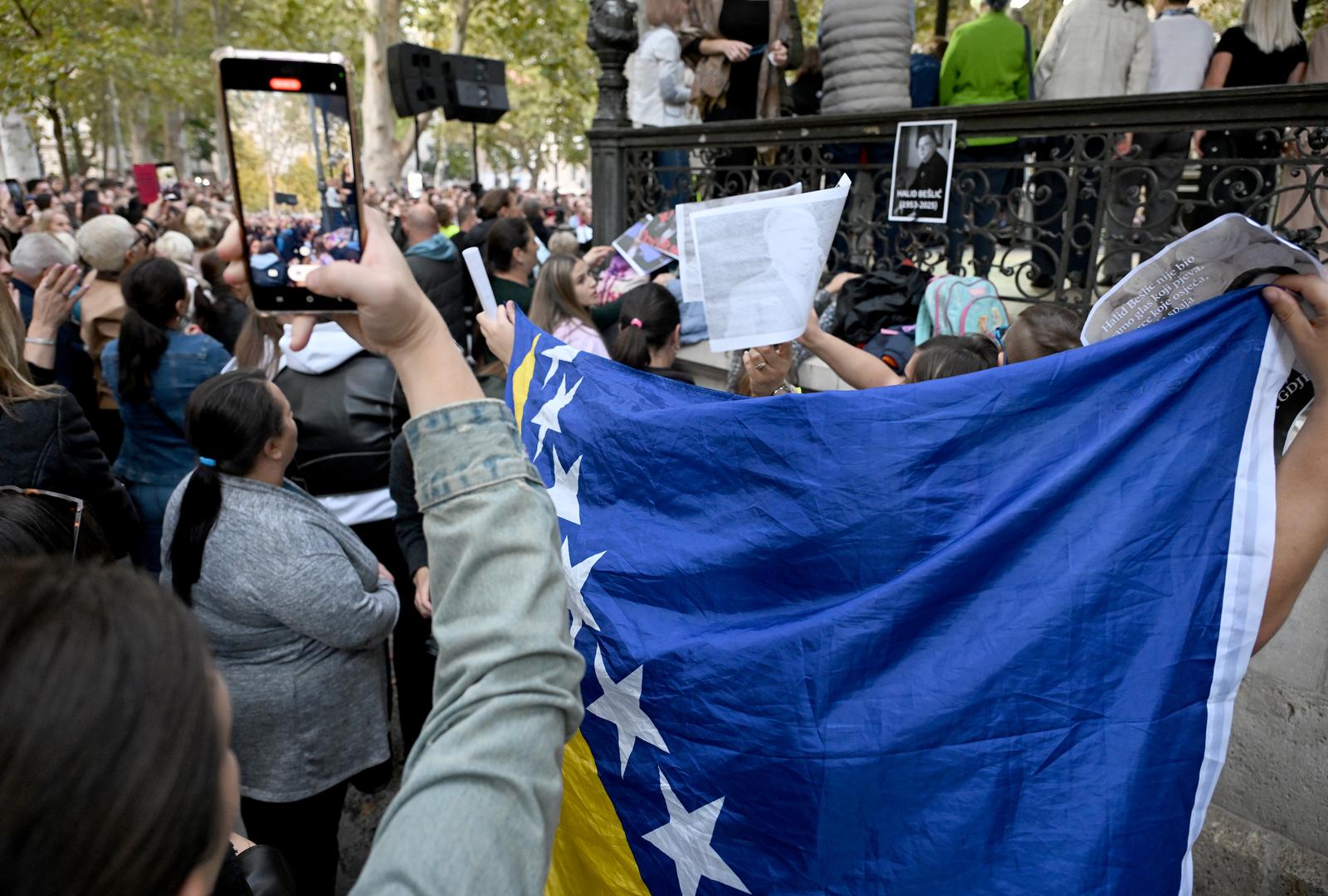 12.10.2025., Zagreb - Ukupljanje gradjana u Parku Zrinjevac u cast preminulog pjevaca Halida Beslica. Photo: Josip Regovic/PIXSELL
