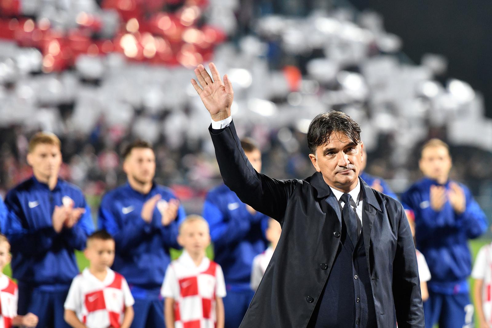 12.10.2025., stadion Varteks, Varazdin - Kvalifikacije za FIFA Svjetsko nogometno prvenstvo 2026., skupina L, Hrvatska - Gibraltar. Izborniku hrvatske nogometne reprezetacije Zlatku Dalicu urucen je dres za 100 nastup na klupi reprezetacije. Zlatko Dalic Photo: Vjeran Zganec Rogulja/PIXSELL