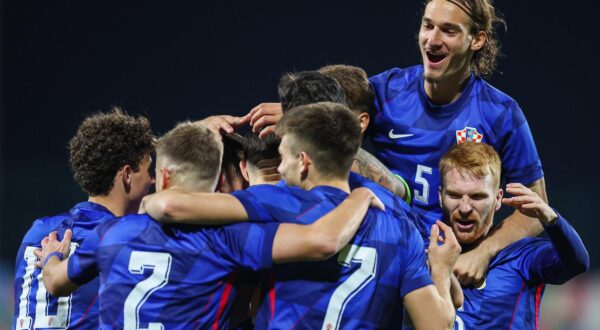 14.10.2025., Gradski Stadion u Velikoj Gorici, Zagreb - Kvalifikacijska utakmica za odlazak na U-21 Europsko prvenstvo, Hrvatska - Ukrajina. Adriano Jagusic, Teo Barisic, Luka Vrbancic Photo: Goran Stanzl/PIXSELL
