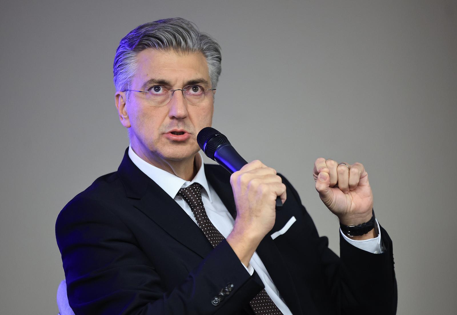 15.10.2025., Hotel Westin, Zagreb - Andrej Plenkovic sudjelovao je na tribini Zajednice poduzetnika i obrtnika HDZ-a "Snaga hrvatskog gospodarstva - postignuca i smjerovi razvoja". Photo: Marko Prpic/PIXSELL