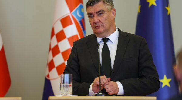 16.09.2025., Zagreb - Predsjednik Republike Hrvatske Zoran Milanovic dao je izjavu medijima nakon susreta s predsjednicom Svicarske Konfederacije Karin Keller-Sutter u Uredu predsjednika na Pantovcaku. Photo: Goran Stanzl/PIXSELL