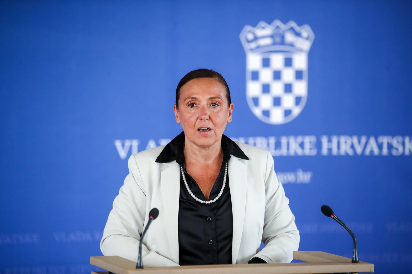 16.10.2025., Zagreb - Odrzana 120. sjednica Vlade Republike Hrvatske u NSK-a. Minstrica zdravstva RH Irena Hrstic daje izjavu nakon sjednice Vlade. Photo: Zeljko Lukunic/PIXSELL