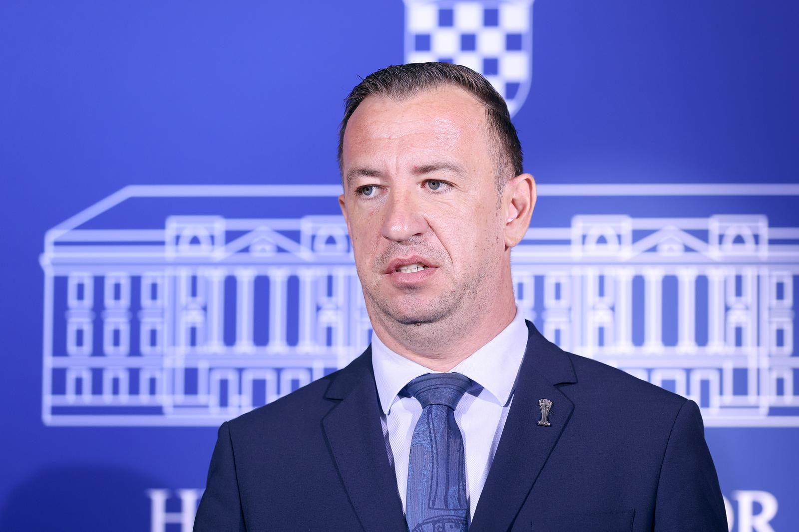 17.09.2025., Zagreb - Na konferenciji za medije Kluba zastupnika HDZ-a odrzanoj u Saboru o temi: „Vladin 9. paket mjera za zastitu standarda gradjana i konkurentnosti gospodarstva od rasta cijena i aktualna politicka situacija“ govorili su zastupnici Petar Simić, Nikola Mazar i Marko Pavic. Photo: Patrik Macek/PIXSELL