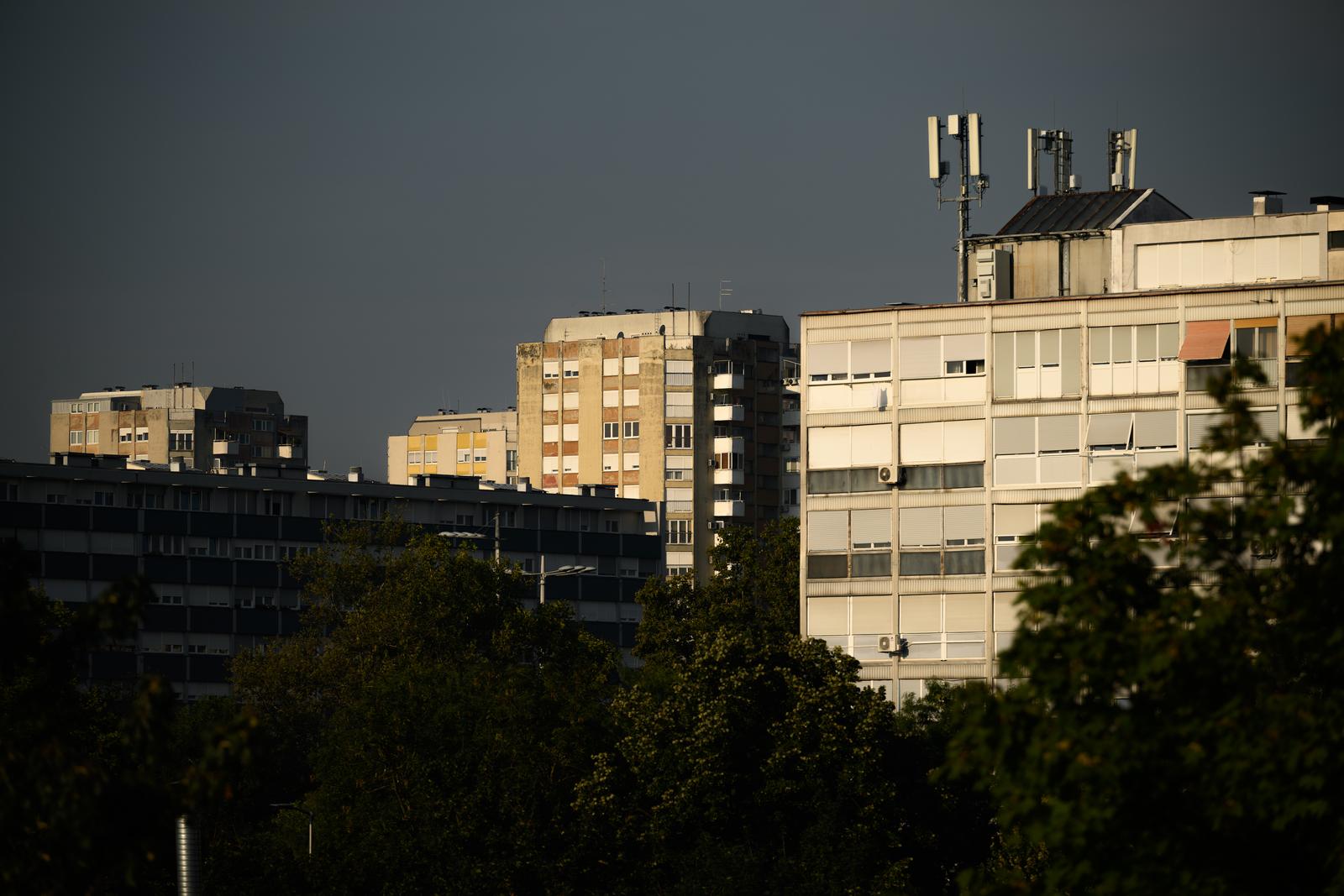 18.08.2023., Zagreb - Pogled s Mosta mladosti na stambene zgrade u novozagrebackom naselju Utrina.
 Photo: Davor Puklavec/PIXSELL