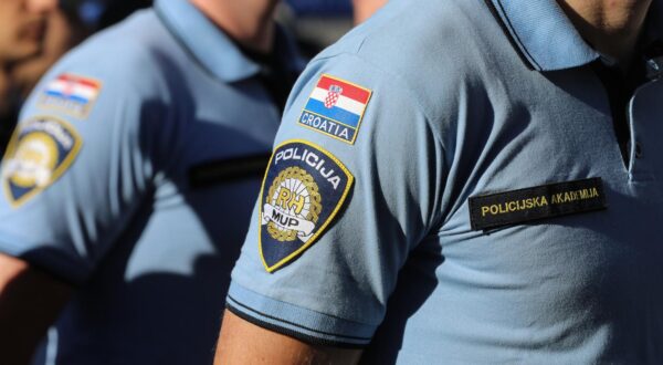 19.09.2025., Zagreb - Na Policijskoj akademiji "Prvi hrvatski redarstvenik" odrzana je svecana prisega polaznika 20. narastaja Programa srednjoskolskog obrazovanja odraslih za zanimanje policajac/policajka. Photo: Robert Anic/PIXSELL