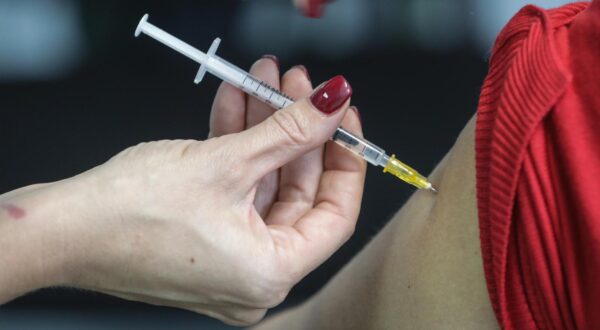 19.10.2022., Zagreb - U Zavodu za javno zdravstvo zapocelo je cijepljenje gradjana protiv sezonske gripe. Photo: Robert Anic/PIXSELL