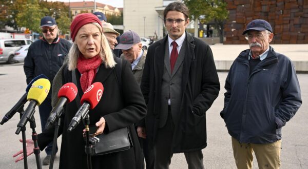 20.10.2025., Zagreb - Antifasisticka liga RH, Documenta, Centar za suocavanje s prosloscu i braniteljska udruga VeDRA – Veterani Domovinskog rata i antifasisti odrzali su konferenciju za medije povodom podnesene prijave Ministarstvu unutarnjih poslova protiv Marka Perkovica Thompsona. Vesna Terselic Photo: Marko Lukunic/PIXSELL